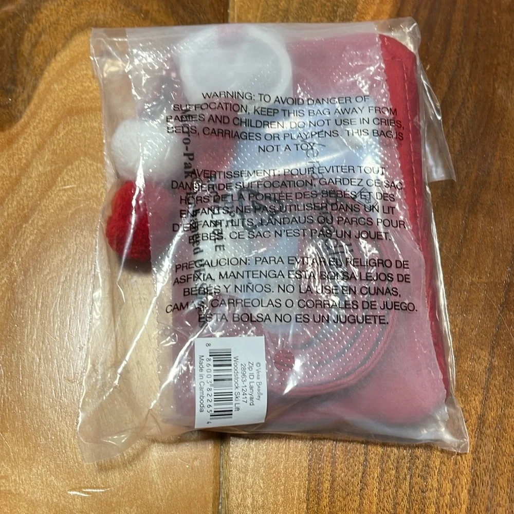 Brand New Vera Bradley Peanuts® Zip ID & Lanyard Woodstock Ski Lift - Picture 6 of 6